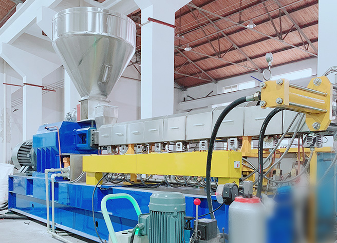 熔噴布原料（口罩用）生產設備－熔噴設備  康發(fā)雙螺桿擠出造粒機組